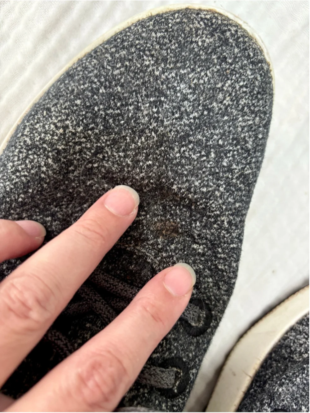 Men’s Allbirds Wool Runners Sneakers Black and White size 9